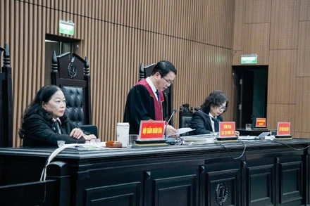 Hội đồng xét xử tuyên án đối với các bị cáo.