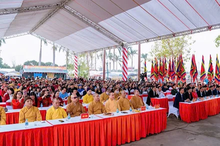 Quang cảnh khai hội chùa Quỳnh Lâm năm 2025.