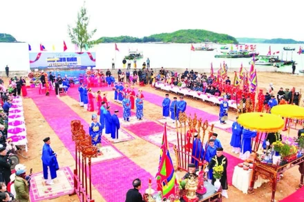 Lễ hội Mở cửa biển ở xã đảo Thanh Lân, Cô Tô.