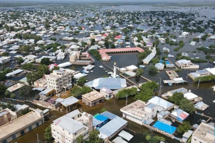 Cảnh ngập lụt tại thành phố Beledweyne, miền trung Somalia vào năm 2023. (Ảnh: Tân Hoa xã)