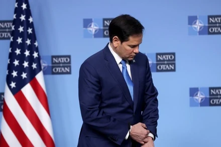 Ngoại trưởng Mỹ Marco Rubio gặp gỡ báo chí trong khuôn khổ cuộc họp Bộ trưởng Ngoại giao NATO tại Brussels, Bỉ, vào ngày 3/4/2025. (Ảnh: Tân Hoa xã)