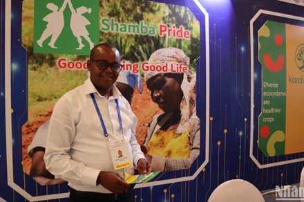 Ông Samuel, CEO và nhà sáng lập Shamba Pride tại Hội nghị thượng đỉnh P4G 2025. (Ảnh: HẢI YẾN)