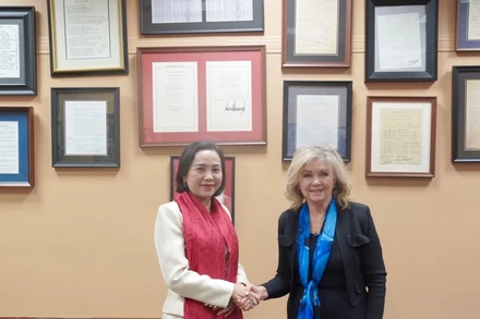 Phó Chủ tịch Quốc hội Nguyễn Thị Thanh gặp Thượng nghị sĩ Marsha Blackburn.