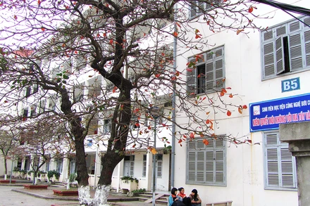 Khuôn viên ký túc xá Học viện Công nghệ Bưu chính Viễn thông. Ảnh: PTIT