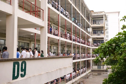 Thí sinh tham dự Kỳ thi Đánh giá tư duy năm 2022 tại Trường đại học Bách khoa Hà Nội 