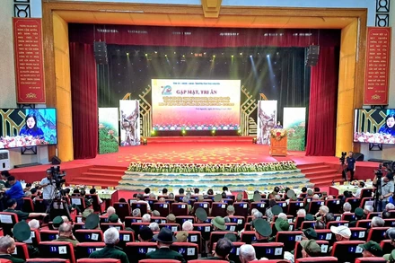 Chương trình gặp mặt, tri ân chiến sĩ Điện Biên, thanh niên xung phong, dân công hỏa tuyến, thân nhân liệt sĩ trực tiếp tham gia chiến dịch Điện Biên Phủ được tổ chức trang trọng.