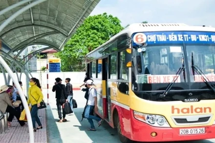 Các đơn vị vận tải hành khách trên địa bàn tỉnh Thái Nguyên huy động tối đa phương tiện, nâng cao chất lượng phục vụ hành khách trong dịp Tết Nguyên đán Ất Tỵ