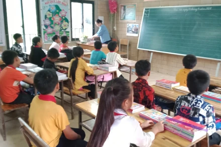 Học sinh tỉnh Thái Nguyên mong muốn tỉnh sớm thực hiện Nghị quyết 165-CP của Chính phủ.