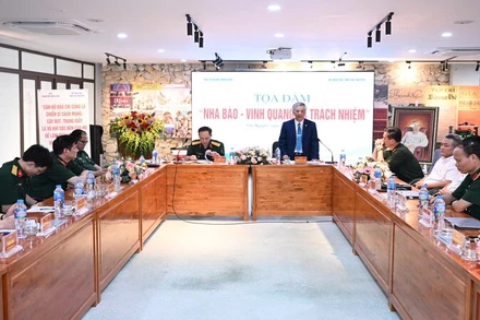 Tọa đàm “Nhà báo-Vinh quang và trách nhiệm” được tổ chức tại Di tích lịch sử quốc gia Trường dạy làm báo Huỳnh Thúc Kháng.