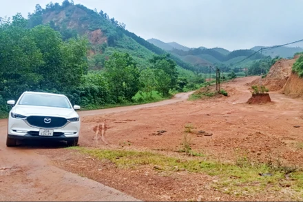 Mặt bằng dự kiến xây dựng đoạn đường bê-tông thay thế chạy song song với đoạn đường thu hồi nằm trong quy hoạch dự án được phê duyệt.