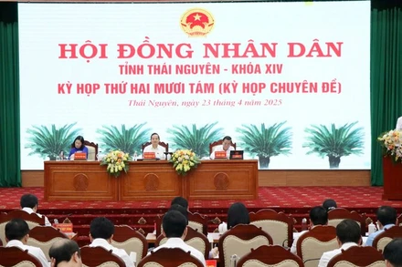 Hội đồng nhân dân tỉnh Thái Nguyên thông qua các nghị quyết sắp xếp, nhập tỉnh Bắc Kạn và Thái Nguyên, sắp xếp đơn vị hành chính cấp xã, dạy tiếng Việt cho trẻ em dân tộc thiểu số trước khi vào lớp 1.
