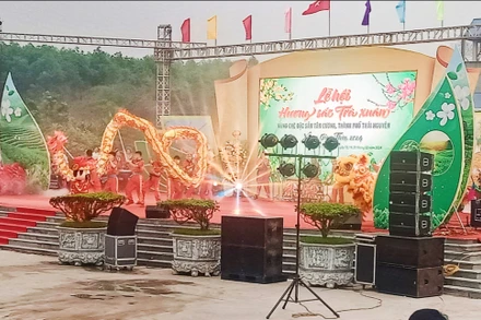 “Lễ hội hương sắc Trà xuân-Vùng chè đặc sản Tân Cương” tôn vinh vùng đất, người dân làm chè.