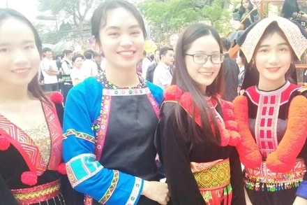 Tám năm liên tục gần đây, 100% học sinh Trường Phổ thông Vùng cao Việt Bắc đỗ tốt nghiệp Trung học phổ thông, hầu hết các em đều tiếp tục học đại học.