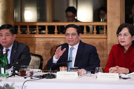 Thủ tướng Phạm Minh Chính phát biểu tại cuộc tọa đàm. (Ảnh: TTXVN)