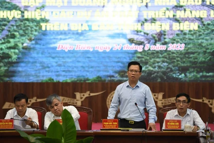 Đồng chí Phạm Đức Toàn, Phó Chủ tịch Thường trực Ủy ban nhân dân tỉnh Điện Biên yêu cầu lãnh đạo các sở, ngành chỉ đạo cán bộ, công chức thực hiện nghiêm đạo đức công vụ.
