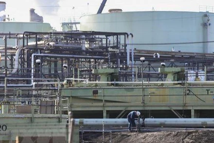 Một cơ sở khai thác dầu của tập đoàn Chevron tại El Segundo, California, Mỹ. (Ảnh: AFP/TTXVN)
