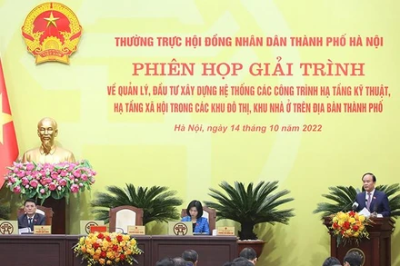 Quang cảnh phiên giải trình.