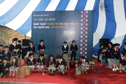 Tái hiện không gian văn hóa dân tộc Dao. (Ảnh: Hữu Quyết/TTXVN)