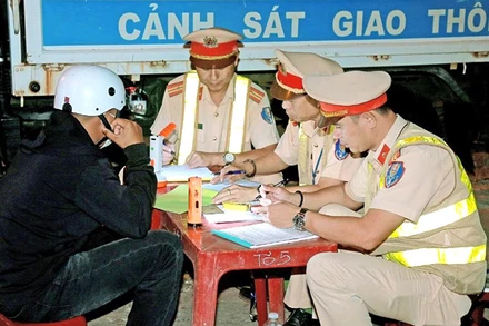 Đắk Lắk yêu cầu cán bộ, công chức không can thiệp, tác động vào quá trình lực lượng chức năng xử lý vi phạm an toàn giao thông - trật tự đô thị.