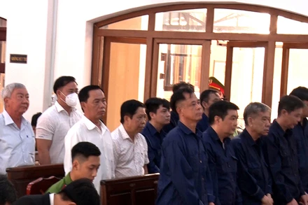 Các bị cáo tại phiên tòa.