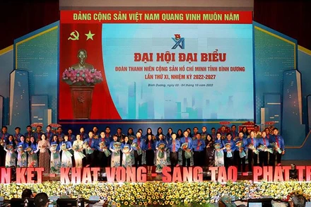 Ra mắt Ban Chấp hành Tỉnh Đoàn Bình Dương nhiệm kỳ mới.