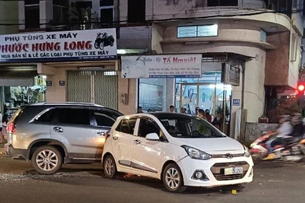 Hiện trường vụ va quệt giao thông xảy ra vào đêm 28/10.