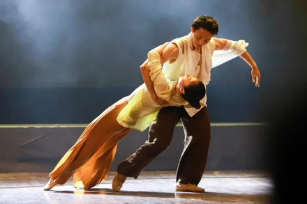 Một tiết mục múa được biểu diễn tại lễ bế mạc.