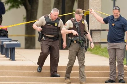 Hiện trường vụ nổ súng. (Nguồn: AP)