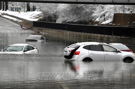 Lũ lụt do bão gây ra tại bang Kentucky, Mỹ ngày 16/2/2025. (Ảnh: AP/TTXVN)