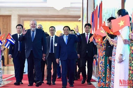 Thủ tướng Phạm Minh Chính và Thủ tướng nước Cộng hòa Cuba Manuel Marrero Cruz. 