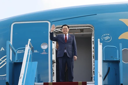 Chủ tịch Quốc hội Vương Đình Huệ rời Hà Nội, lên đường thăm chính thức Bangladesh và Bulgaria. (Ảnh: Doãn Tấn/TTXVN)