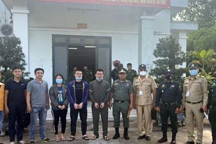 Công an tỉnh Đồng Nai tiếp nhận 3 đối tượng trong đường dây mua bán người, tổ chức đưa người xuất cảnh trái phép sang Campuchia.