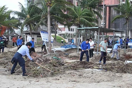 Từ sáng sớm công tác dọn dẹp đã được triển khai.