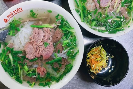Phở - món ẩm thực đã trở thành thương hiệu riêng của Hà thành.