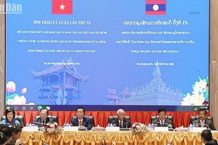 Các đồng chí chủ trì Hội thảo. (Ảnh: Trịnh Dũng)