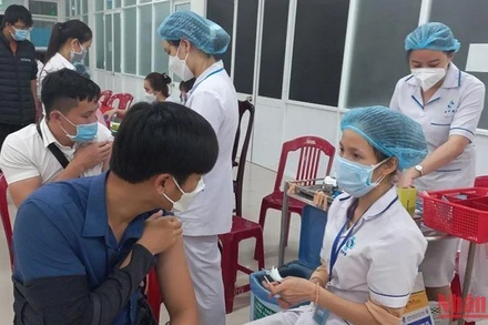 Từ năm 2020 đến tháng 6/2022, Quảng Ngãi có 63 viên chức y tế thôi việc, bỏ việc. 