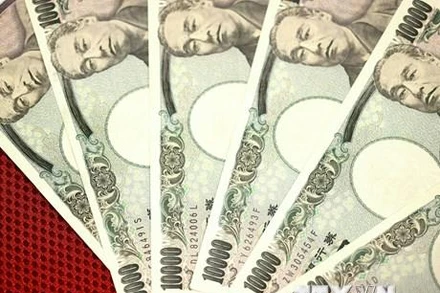 Nhật Bản hạ dự báo tăng trưởng kinh tế, giữ nguyên lãi suất cơ bản