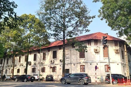 Phần công trình chưa tháo dỡ tại 61 phố Trần Phú, quận Ba Đình, Hà Nội. (Ảnh: Duy Linh)