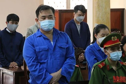 Bị cáo Mãnh và các đồng phạm lãnh án tù.