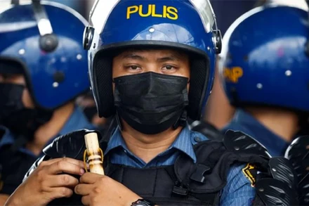 Cảnh sát quốc gia Philippines (PNP) đã giải cứu 24 phụ nữ trong cuộc đột kích ở thành phố Paranaque. (Ảnh: EPA)