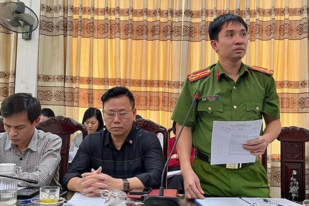 Thượng tá Phạm Hoàng Hiệp, Phó Trưởng Phòng Cảnh sát phòng cháy chữa cháy và cứu nạn cứu hộ Công an tỉnh Nam Định thông tin với báo chí.