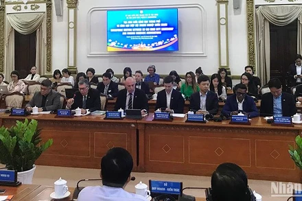 Quang cảnh tọa đàm.