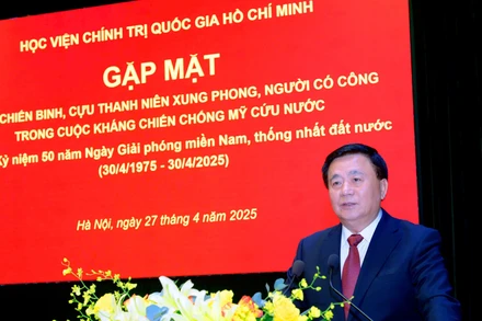 GS,TS Nguyễn Xuân Thắng, Ủy viên Bộ chính trị, Giám đốc Học viện Chính trị quốc gia Hồ Chí Minh, Chủ tịch Hội đồng lý luận Trung ương, phát biểu tri ân các đồng chí đã tham gia kháng chiến chống Mỹ, cứu nước đã và đang công tác tại Học viện.
