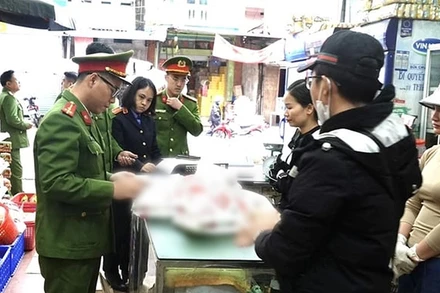 Số mỳ chính giả bị cơ quan Công an thu giữ. 