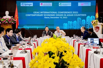 Các chuyên gia, nhà nghiên cứu trong nước, quốc tế tham dự hội thảo.