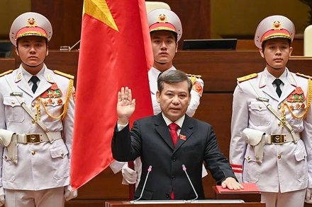 Chánh án Tòa án nhân dân tối cao Lê Minh Trí tuyên thệ nhậm chức (Ảnh: DUY LINH)