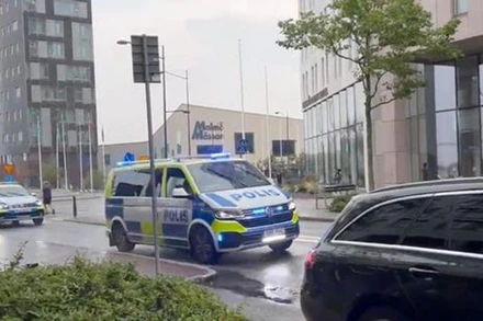 Xe cảnh sát tại hiện trường vụ việc. (Nguồn: Twitter)