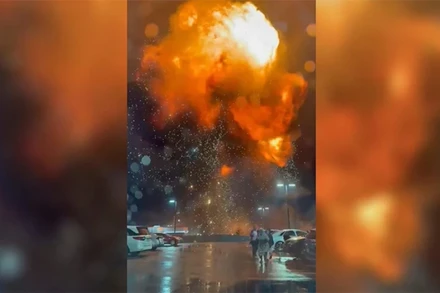 Mỹ: Máy bay bốc cháy và rơi, nhiều người thương vong