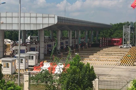 Trạm thu phí đầu tuyến cao tốc Hà Nội-Hải Phòng.
