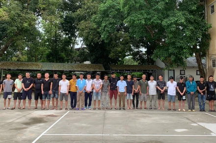 Các đối tượng tham gia đá gà ăn tiền tại Cơ quan Cảnh sát điều tra Công an tỉnh Tuyên Quang.